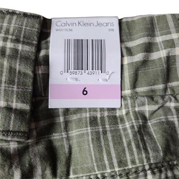 Calvin Klein Jeans green plaid khaki shorts - Picture 6 of 12
